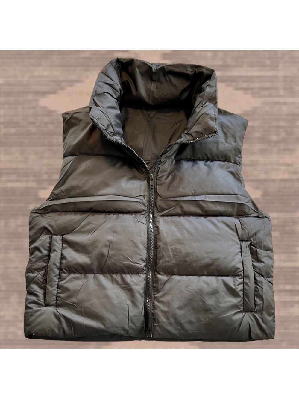 Lightweight Cropped Sleeveless Puffer Vest in Black/Md-NWT - Picture 10 of 15